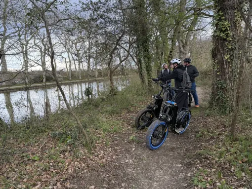 Sortie trottinette électrique près du canal du midi à Toulouse, Toulouse, E-TROTT LAURAGAIS
