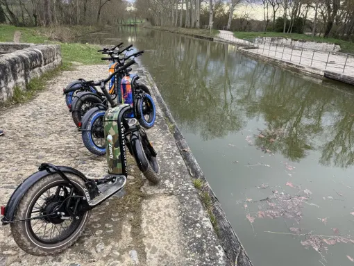 Une activité de plein air dans le Lauragais près du canal du Midi, Toulouse, E-TROTT LAURAGAIS