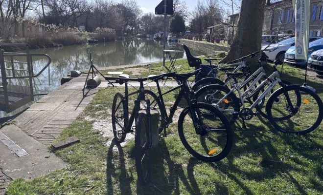 Une idée de locations de vélos au départ de l'écluse de Gardouch, Toulouse, E-TROTT LAURAGAIS